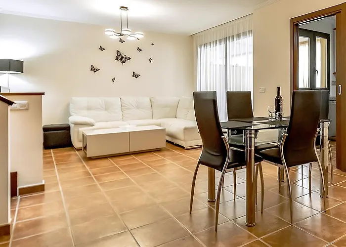 Family Townhouse *